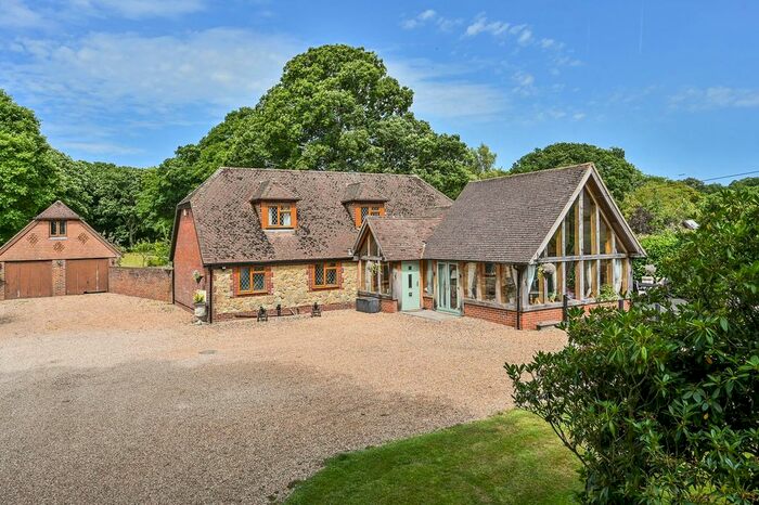 4 Bedroom Detached House For Sale In Bromley Green Road, Ruckinge, TN26