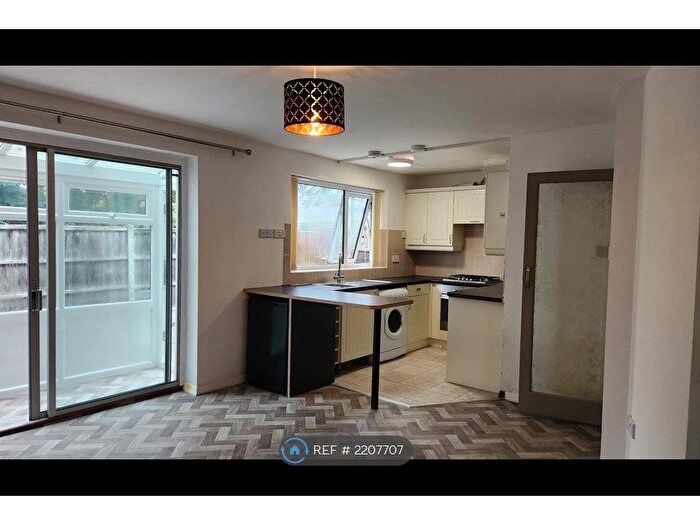 2 Bedroom Flat To Rent In Lomaine Drive, Birmingham, B30