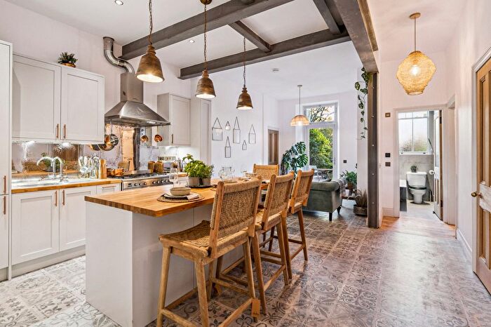 2 Bedroom Flat To Rent In Harden Place, Polwarth, Edinburgh, EH11