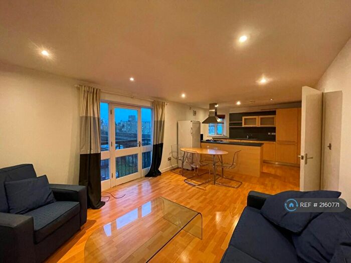 2 Bedroom Flat To Rent In Bethwin Road, London, SE5