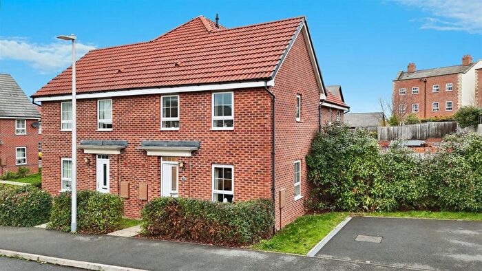 2 Bedroom End Of Terrace House For Sale In Eden Road, Warwick, CV34