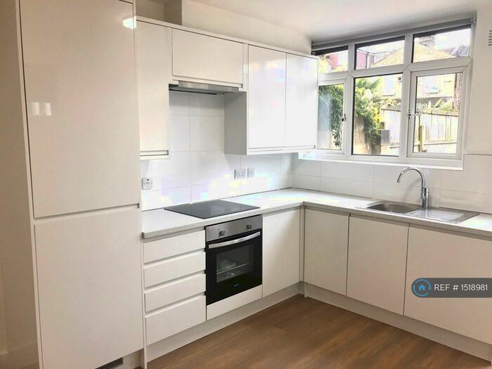 2 Bedroom Flat To Rent In Falmer Road, Enfield, EN1
