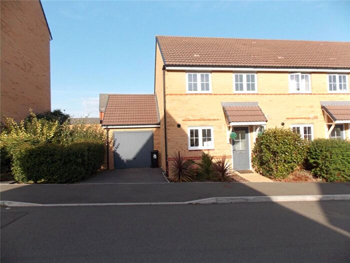 3 Bedroom Semi-Detached House To Rent In Linnet Way, Keynsham, Bristol, Somerset, BS31