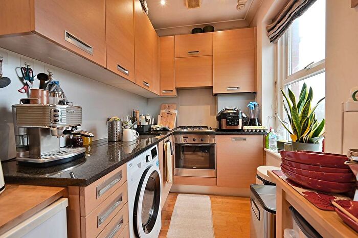 1 Bedroom Flat For Sale In Creffield Road, Ealing, W5