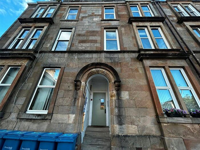 2 Bedroom Apartment For Sale In George Square, Greenock, Inverclyde, PA15
