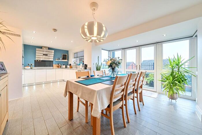 4 Bedroom Detached House For Sale In Portsea View, Bedhampton, PO9