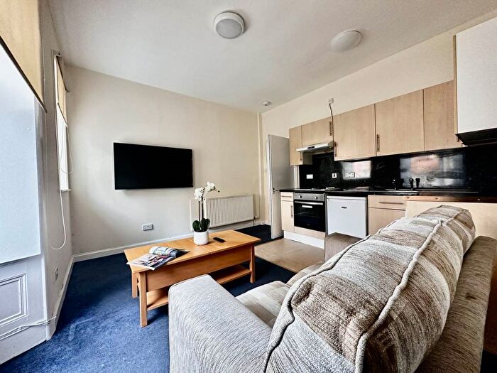 1 Bedroom Detached House To Rent In Stirling Street, Hilltown, Dundee, DD3