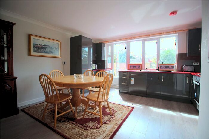 3 Bedroom Maisonette To Rent In Fairby Road, Canary Wharf, SE12