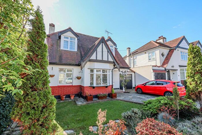 3 Bedroom Detached House For Sale In Western Road, Leigh-On-Sea, SS9