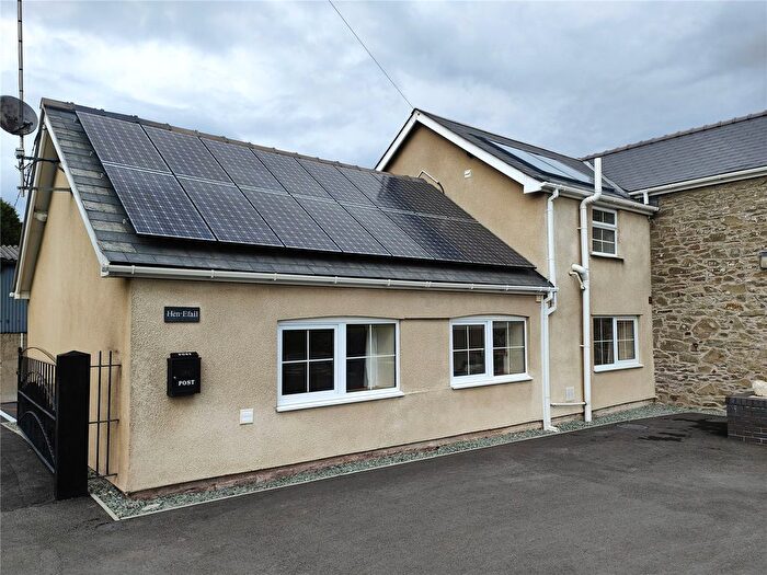 1 Bedroom Flat To Rent In Hen Efail, Llangyniew, Powys, SY21
