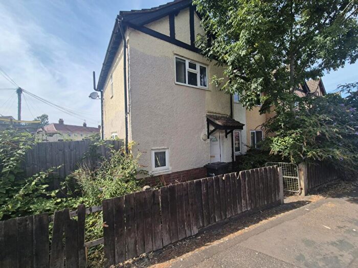 3 Bedroom Semi Detached House For Sale In Saddlebow Road, King's Lynn, Norfolk, PE30