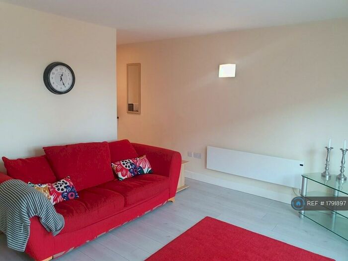 2 Bedroom Flat To Rent In Smithfield Apartments, Sheffield, S1