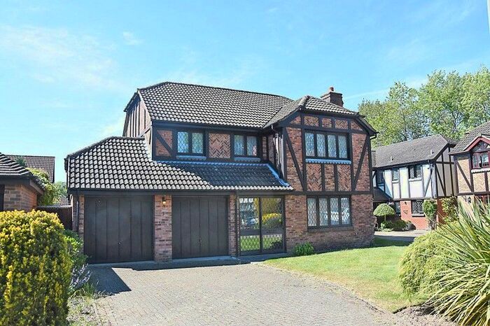 4 Bedroom Detached House To Rent In Kipings, Tadworth, Surrey., KT20