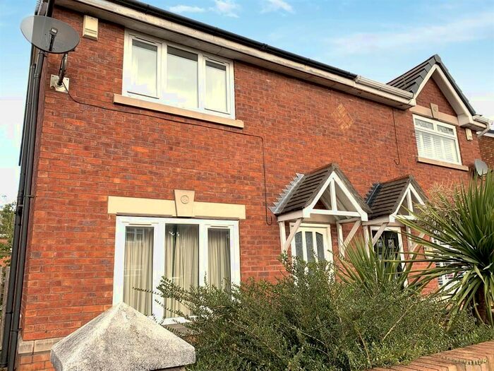 3 Bedroom Semi-Detached House To Rent In Energy Street, Manchester, M40