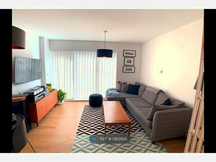 1 Bedroom Flat To Rent In Peebles Court, Croydon, CR0