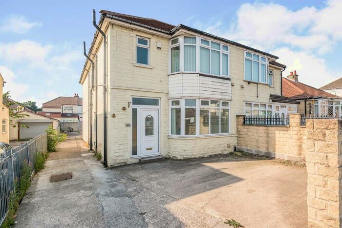 4 Bedroom Semi-Detached House To Rent In Bradford Road, Stanningley, Pudsey, LS28