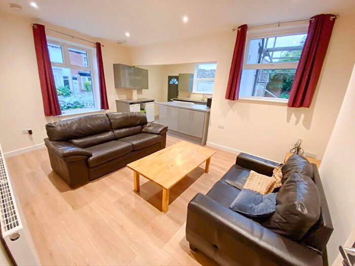 4 Bedroom House To Rent In Springvale Road, Sheffield, S10