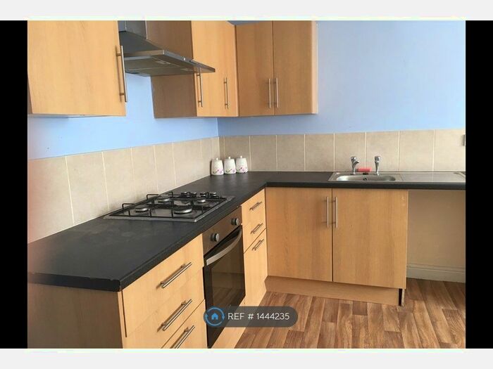 1 Bedroom Flat To Rent In Freeman Street, Grimsby, DN32