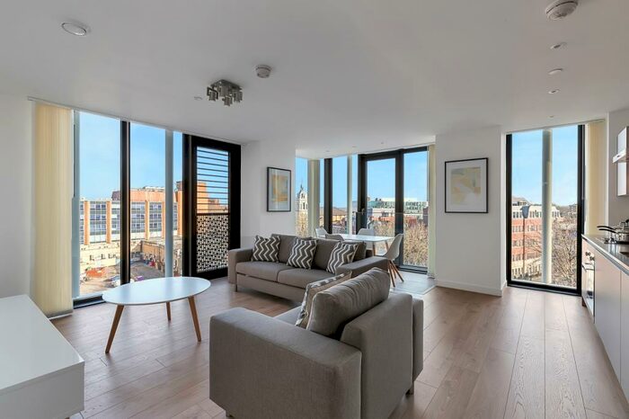 2 Bedroom Apartment To Rent In Stratosphere Tower, Stratford, London, E15