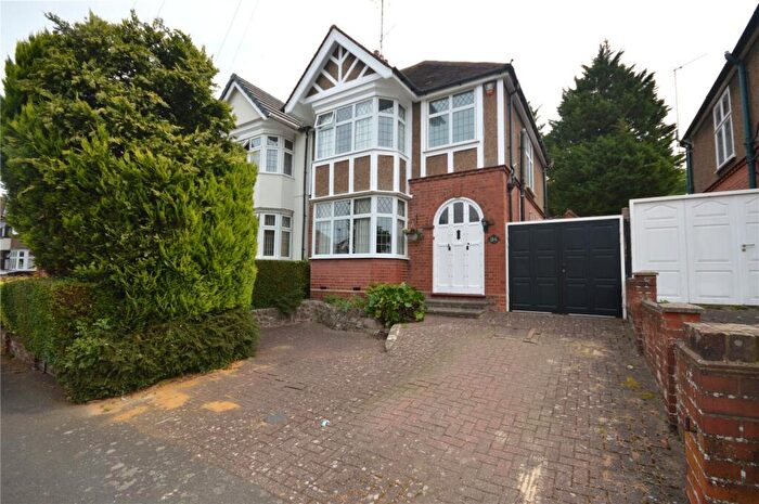 3 Bedroom Semi-Detached House For Sale In Elmwood Crescent, Luton, Bedfordshire, LU2
