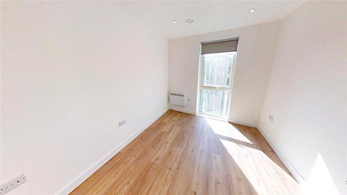 3 Bedroom Flat To Rent In The Plaza, Advent Way, Ancoats, Manchester, M4
