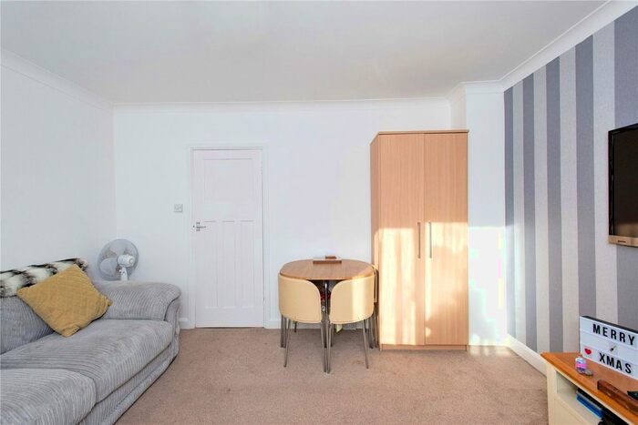 1 Bedroom Flat To Rent In Lower Higham Road, Gravesend, Kent, DA12