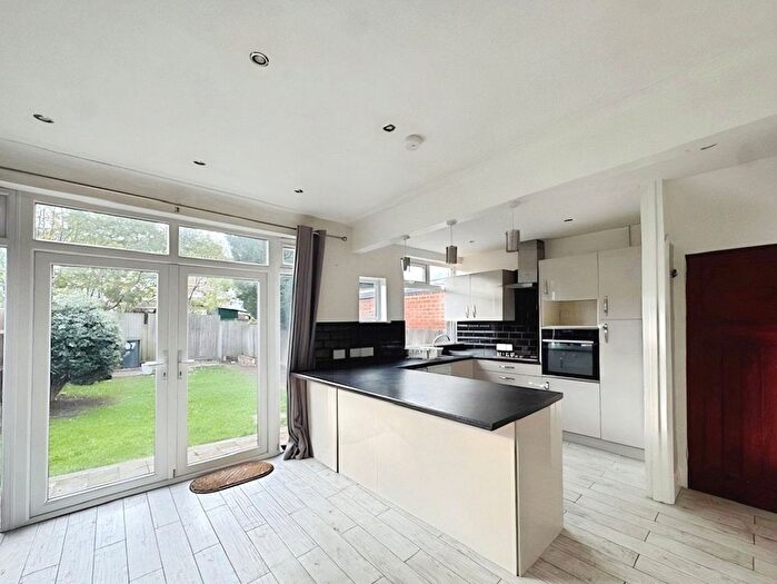 3 Bedroom Terraced House To Rent In Addiscombe Court Road, Croydon, CR0