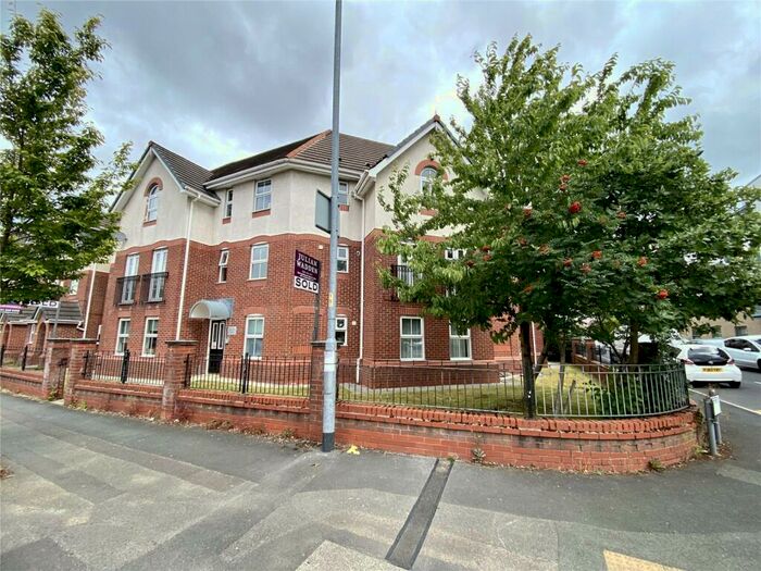 2 Bedroom Apartment To Rent In Briarfield Road, Withington, Manchester, M20