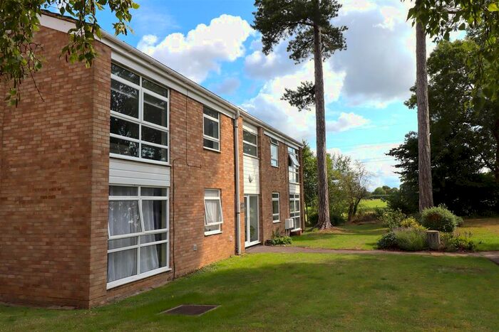 2 Bedroom Flat To Rent In Moss Lane, Pinner, HA5