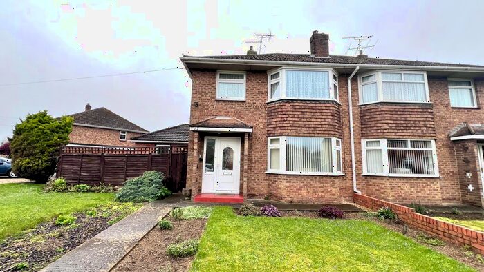 3 Bedroom Semi-Detached House To Rent In Fairford Crescent, Swindon, SN25