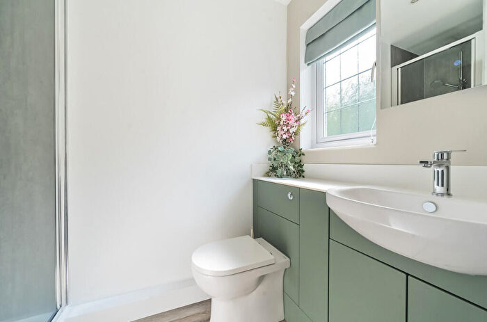 4 Bedroom Detached House For Sale In Hanningtons Way, Burghfield Common, Reading, Berkshire, RG7