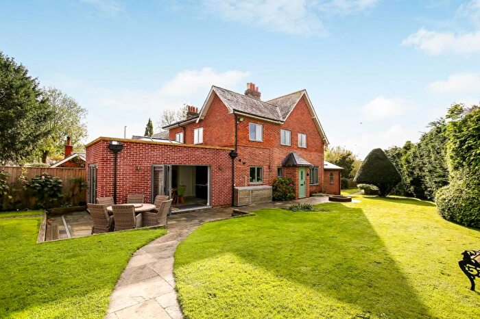 3 Bedroom Semi-Detached House For Sale In London Road, Salisbury, Wiltshire, SP1