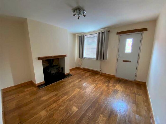 2 Bedroom Cottage House To Rent In Middlewich Road, Winsford, CW7