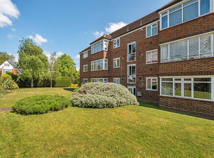 1 Bedroom Flat For Sale In Brondesbury Park, London, NW6