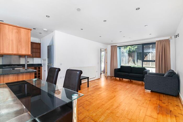 3 Bedroom Terraced House For Sale In La Rose Lane, London, N15