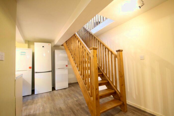 8 Bedroom Terraced House To Rent In Brudenell Avenue, Hyde Park, Leeds, LS6