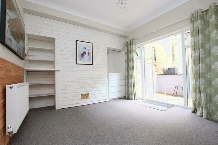 1 Bedroom Flat To Rent In Monmouth Court, Bath, BA1