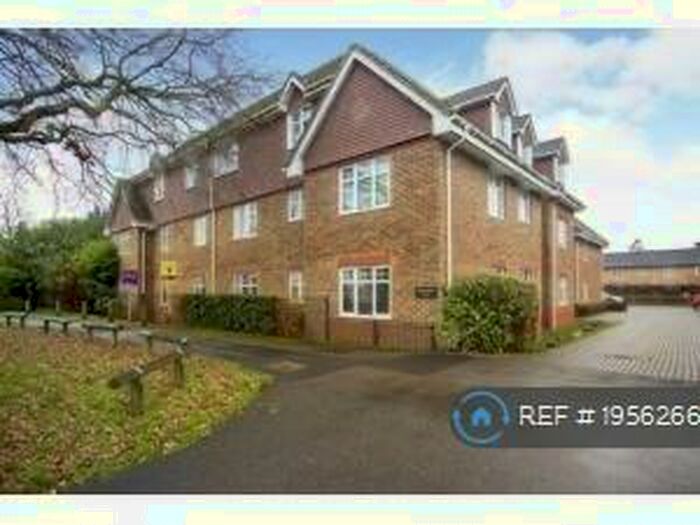 1 Bedroom Flat To Rent In Wentworth Place, Camberley, GU15