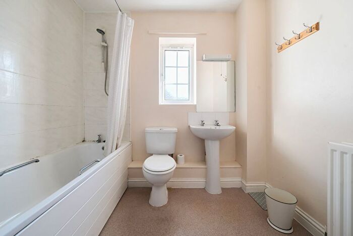 2 Bedroom Flat For Sale In Causton Gardens, Eastleigh, Hampshire, SO50
