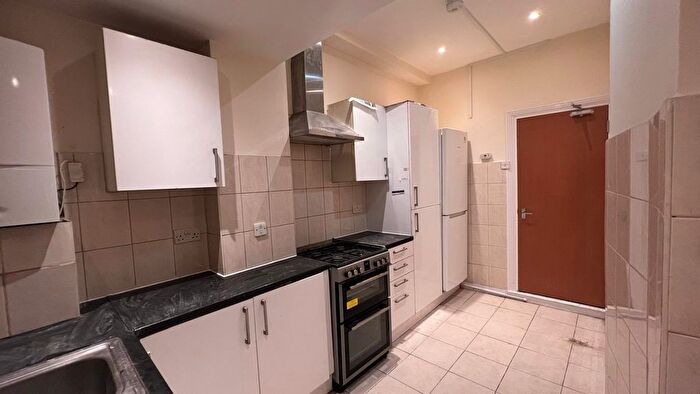 3 Bedroom Terraced House To Rent In New Road, Ilford, IG3