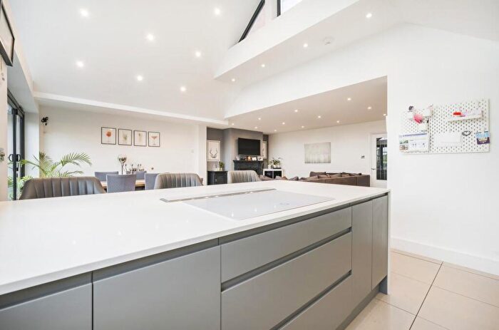 4 Bedroom Detached House For Sale In Morton King Close, Shabbington, HP18
