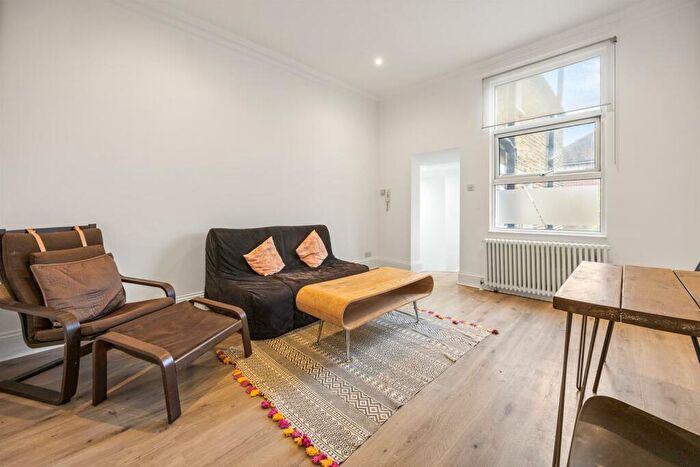 1 Bedroom Flat To Rent In Springwell Avenue, London, NW10