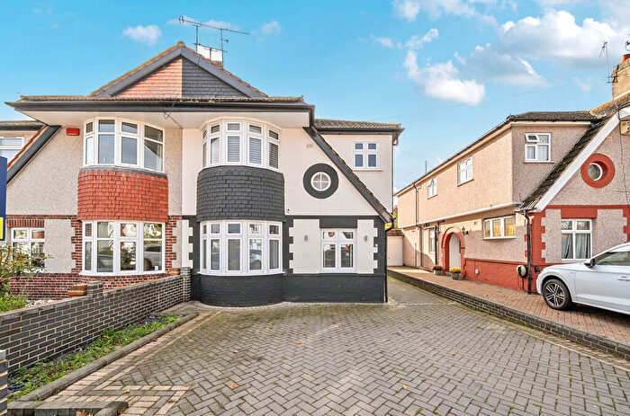 4 Bedroom Semi-Detached House For Sale In Old Farm Avenue, Sidcup, DA15