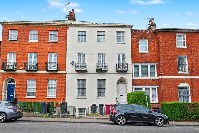 3 Bedroom Maisonette For Sale In Flat, Russell Street, Reading, Berkshire, RG1