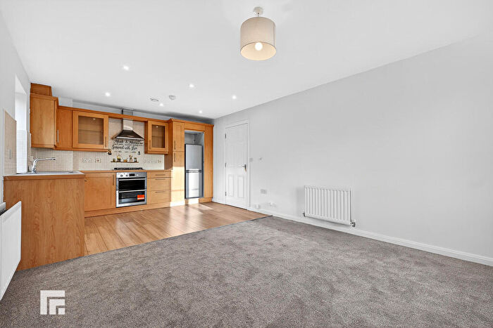 2 Bedroom Apartment To Rent In Ffordd James Mcghan, Cardiff, CF11