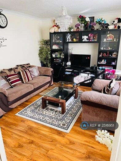 3 Bedroom Semi-Detached House To Rent In Amherst Close, Orpington, BR5