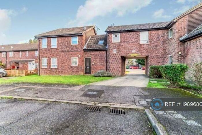 Studio To Rent In Shepperton Close, Chatham, ME5