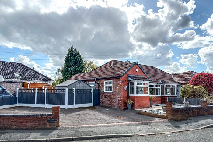 2 Bedroom Semi-Detached Bungalow For Sale In Willows Drive, Failsworth, Manchester, Greater Manchester, M35