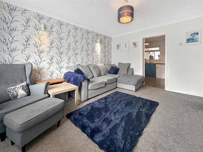 3 Bedroom Semi-detached House For Sale In Brownings Walk, Ogwell, Newton Abbot, TQ12