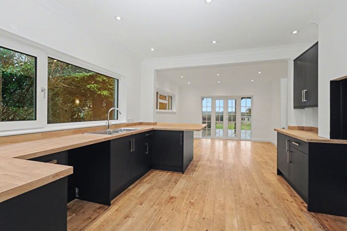 6 Bedroom Detached House To Rent In Swanmore, Southampton, SO32